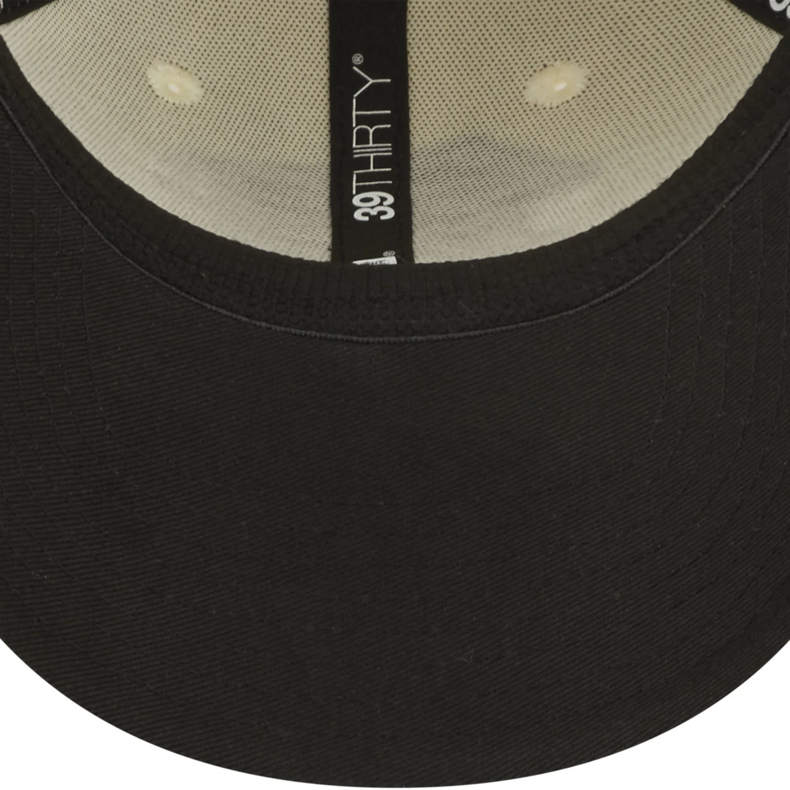 New Era Atlanta Falcons NFL 39THIRTY Sideline 2022 Baseball Cap - White - Image 7