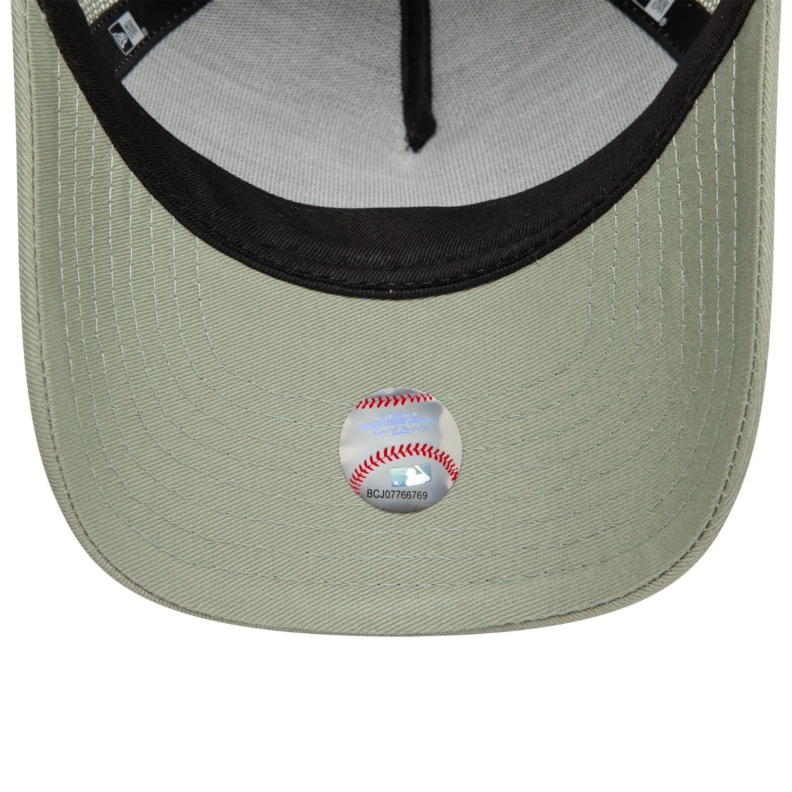New Era Kids Los Angeles Dodgers 9FORTY League Essential Trucker Cap - Image 5
