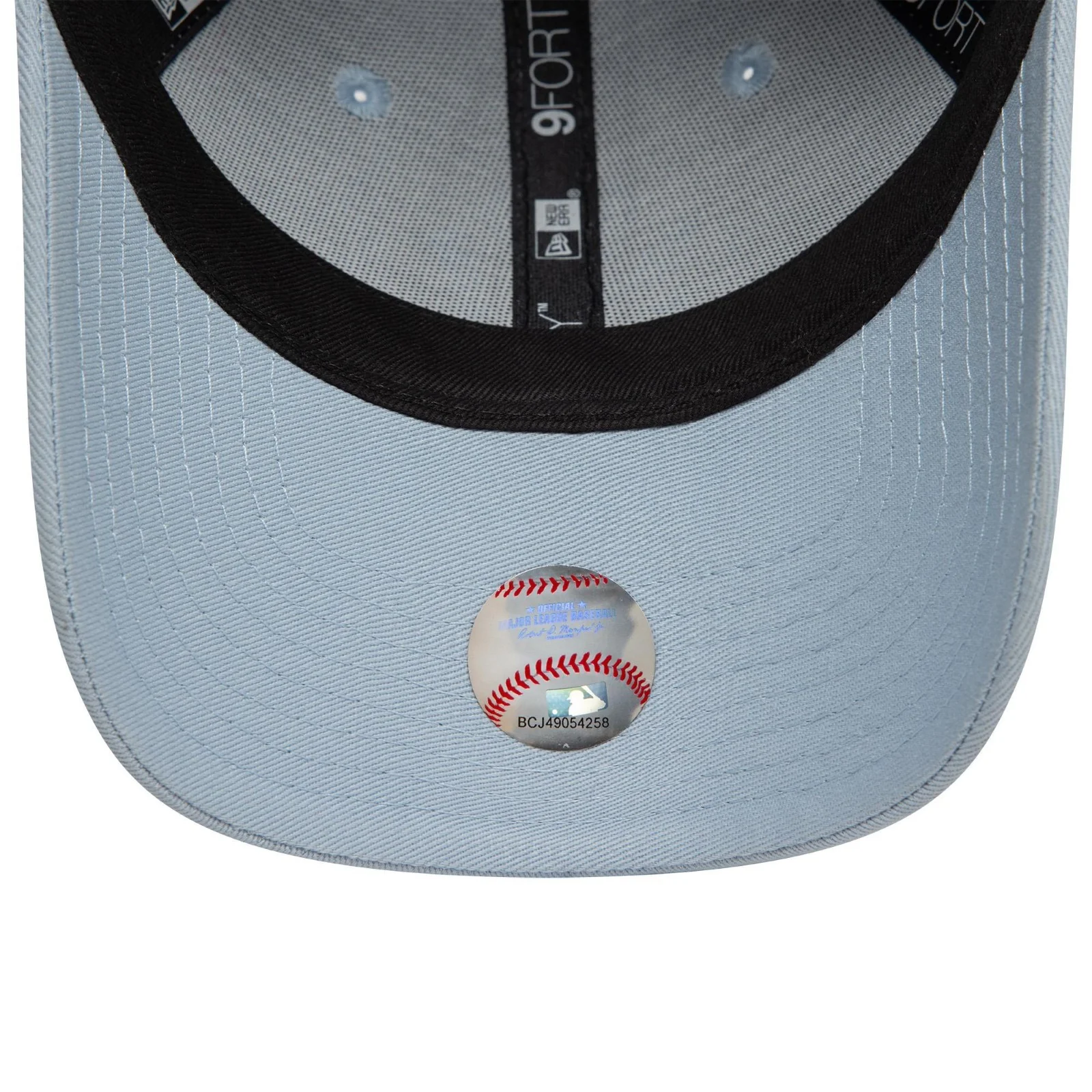 New Era Kids New York Yankees 9FORTY League Essential Baseball Cap - Image 5