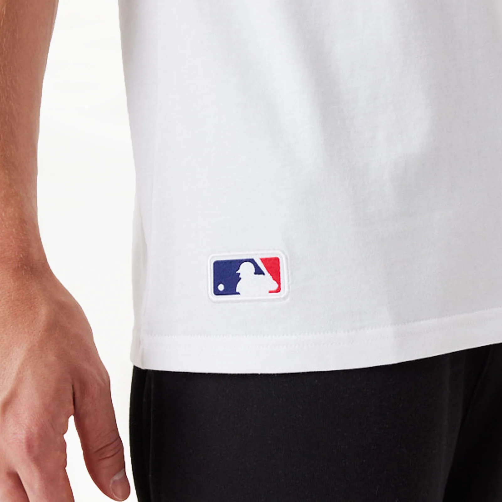 New Era Los Angeles Dodgers League Essentials T-Shirt - White - Image 3