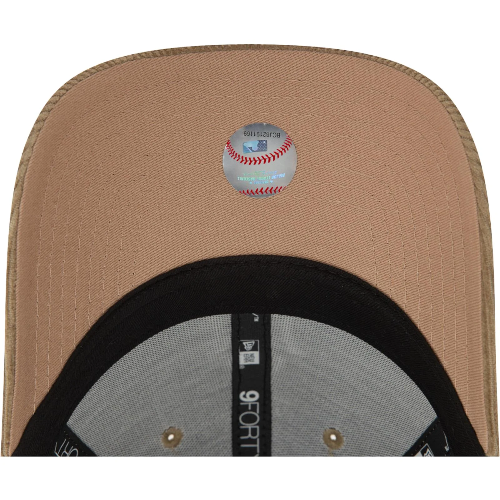 New Era Mens 9FORTY New York Yankees Cap - Beige - Image 5