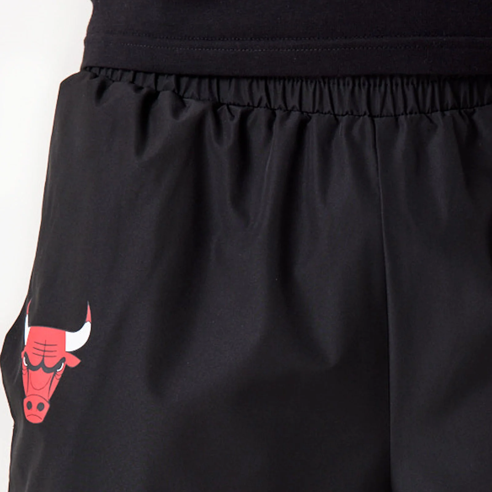 New Era Mens Chicago Bulls All Over Pattern Panel Joggers - Black - Image 4