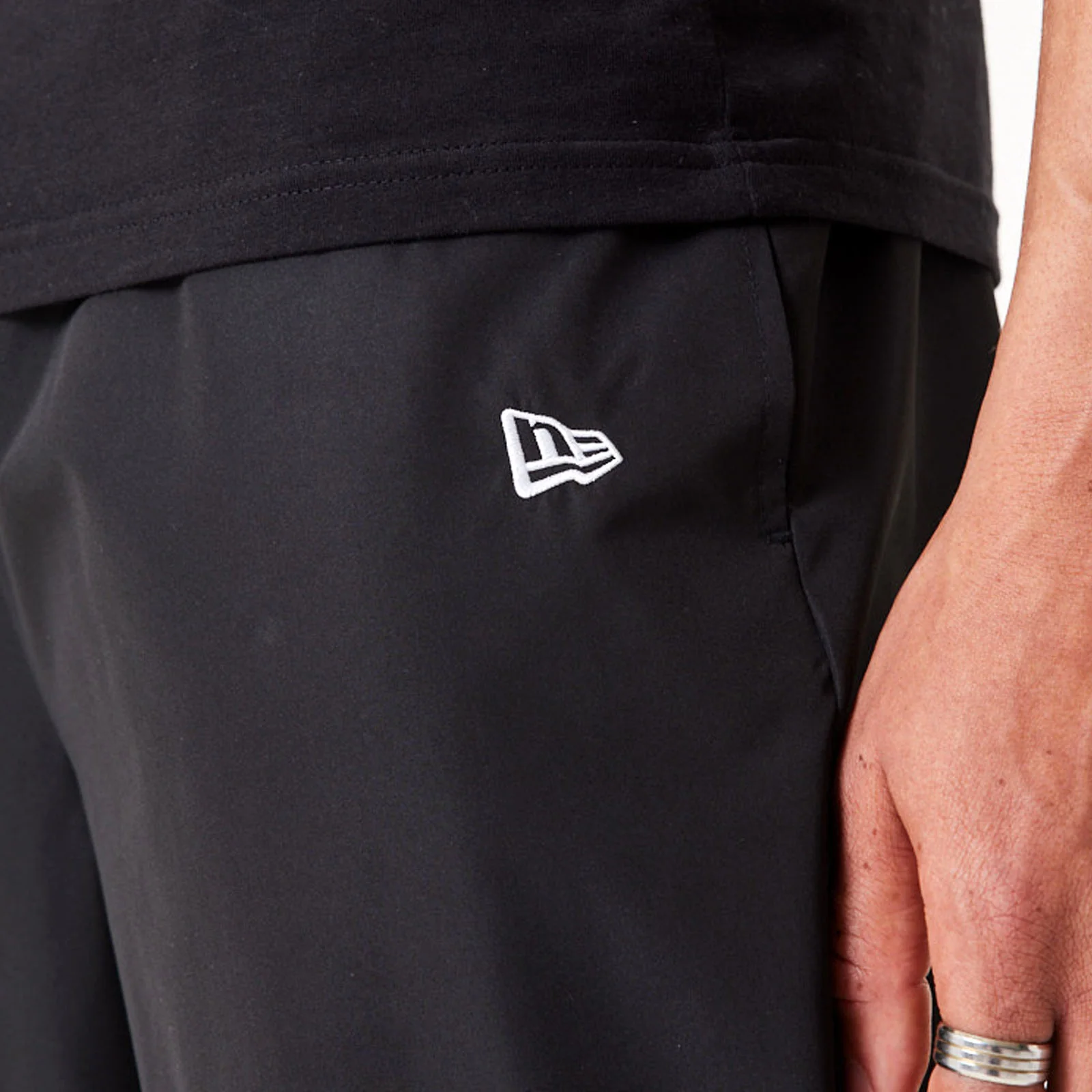 New Era Mens Chicago Bulls All Over Pattern Panel Joggers - Black - Image 5