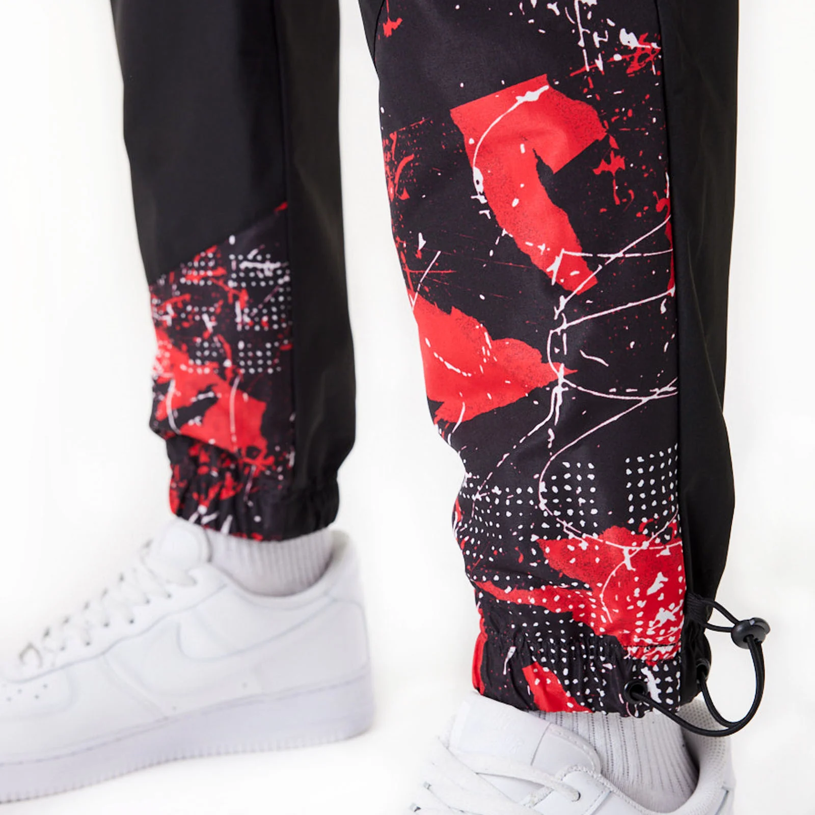 New Era Mens Chicago Bulls All Over Pattern Panel Joggers - Black - Image 6