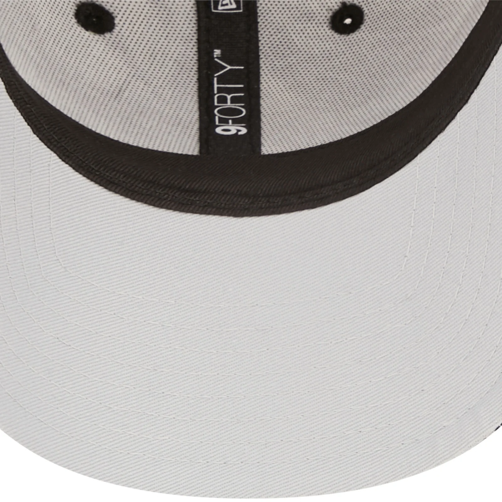 New Era New York Yankees Painted 9FORTY Adjustable Strapback Cap - Black - Image 5