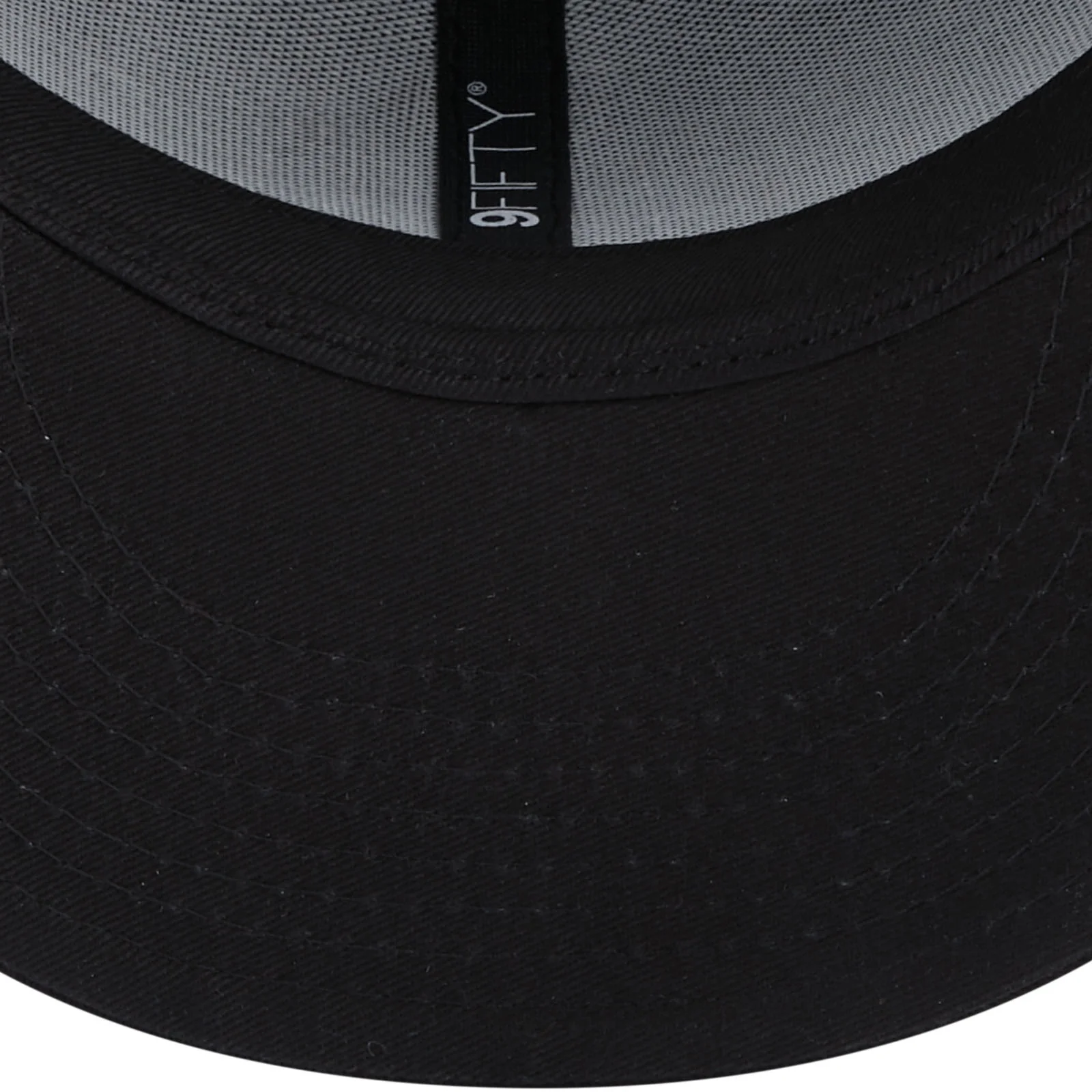New Era NY Yankees League Essentials 9FIFTY Fitted Cap - Black - Image 5