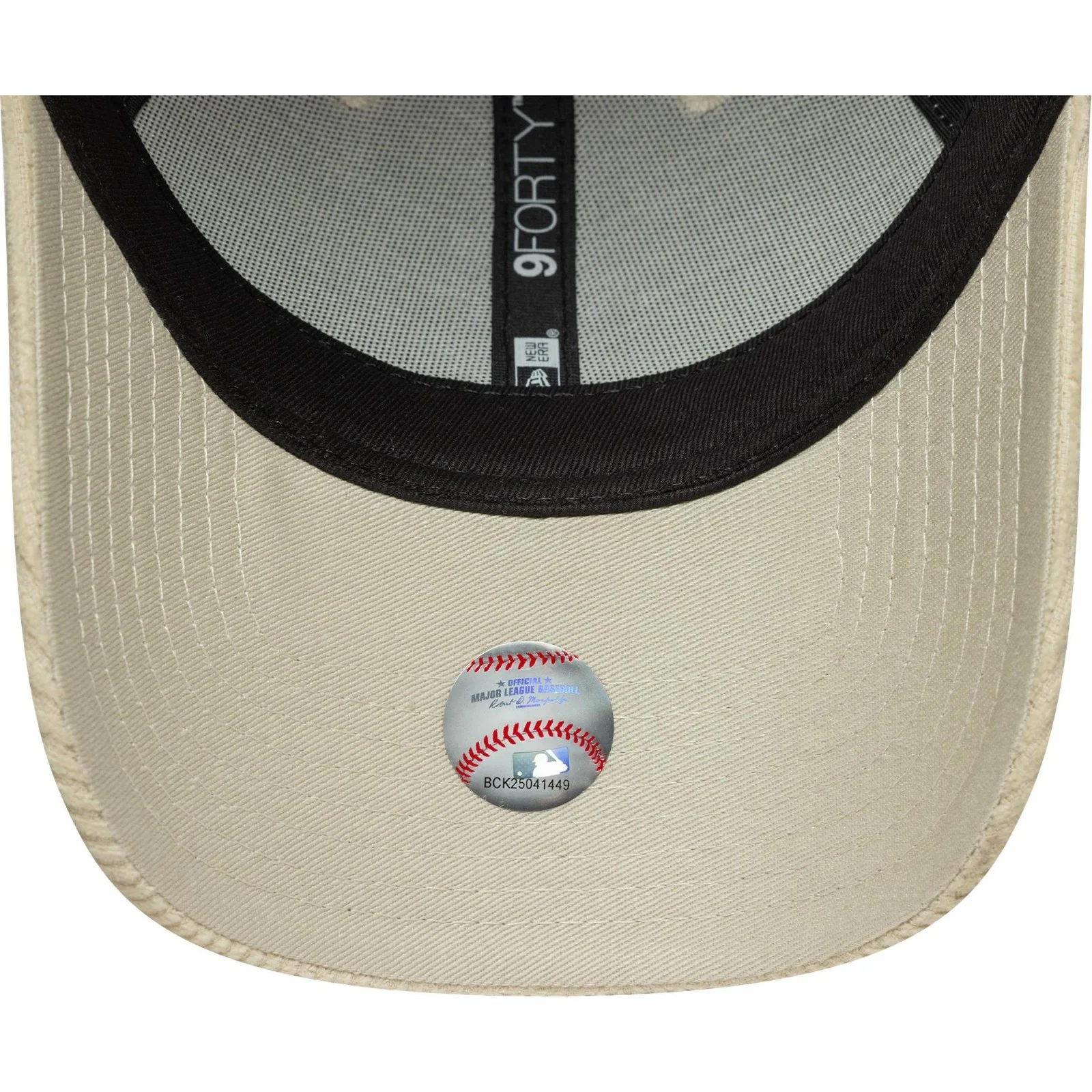 New Era Womens 9FORTY New York Yankees Baseball Cap - Light Cream - One Size - Image 5