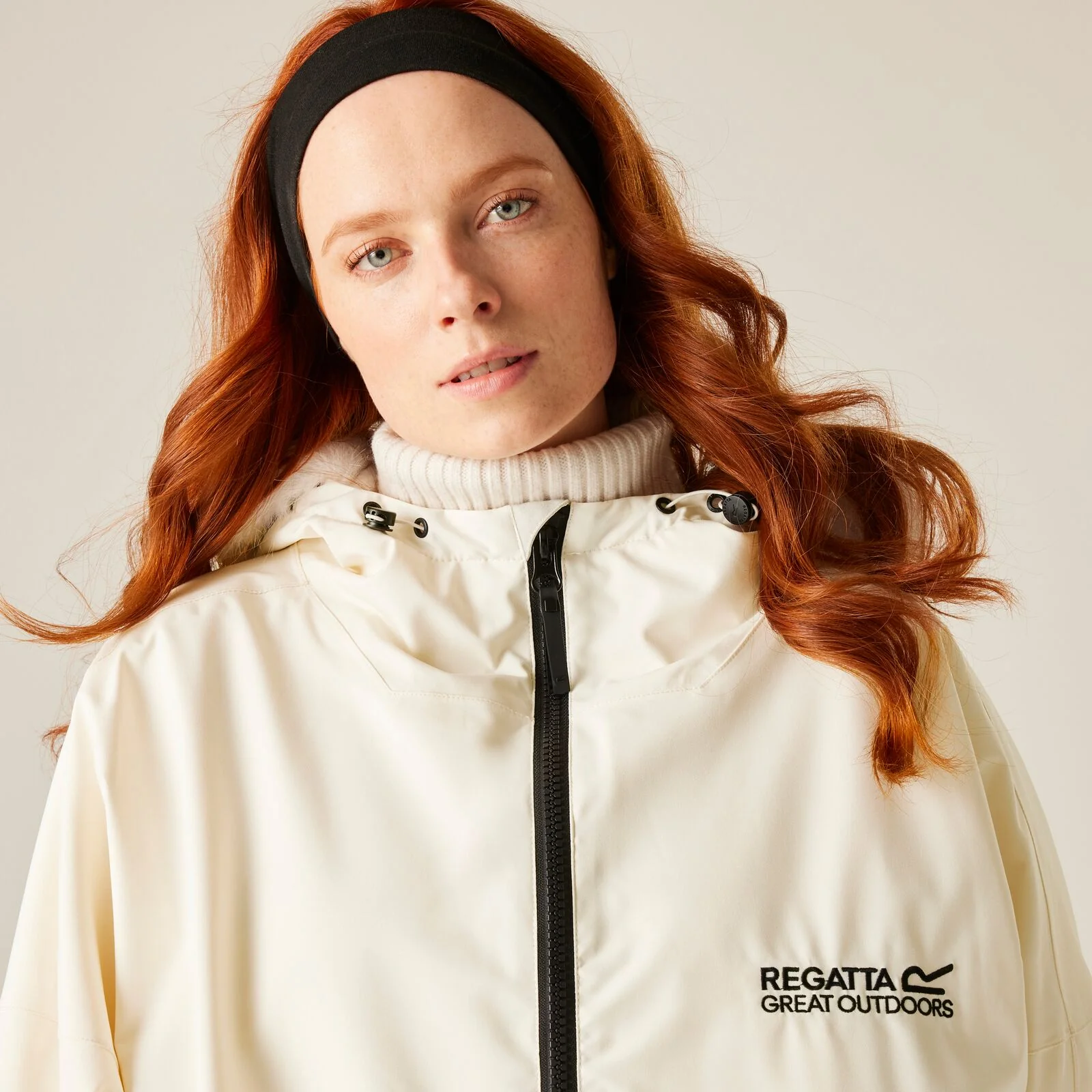 Regatta Adults Outdoor Waterproof Changing Robe Pro - Image 17