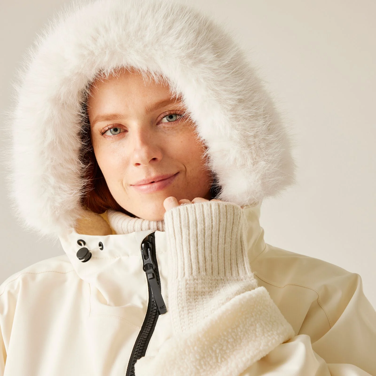 Regatta Adults Outdoor Waterproof Changing Robe Pro - Image 24