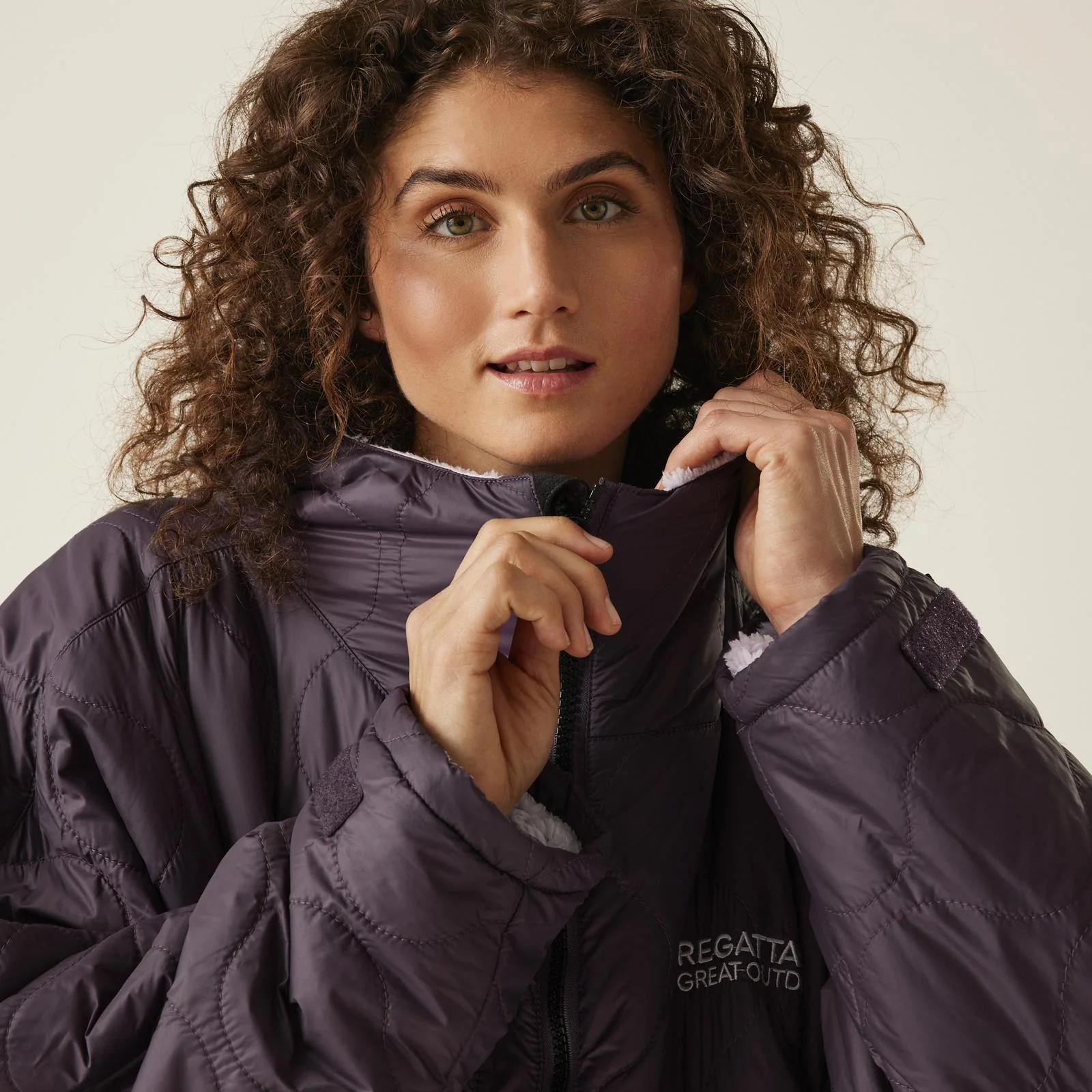 Regatta Adults Quilted Sprit Of Adventure Changing Robe - Image 12