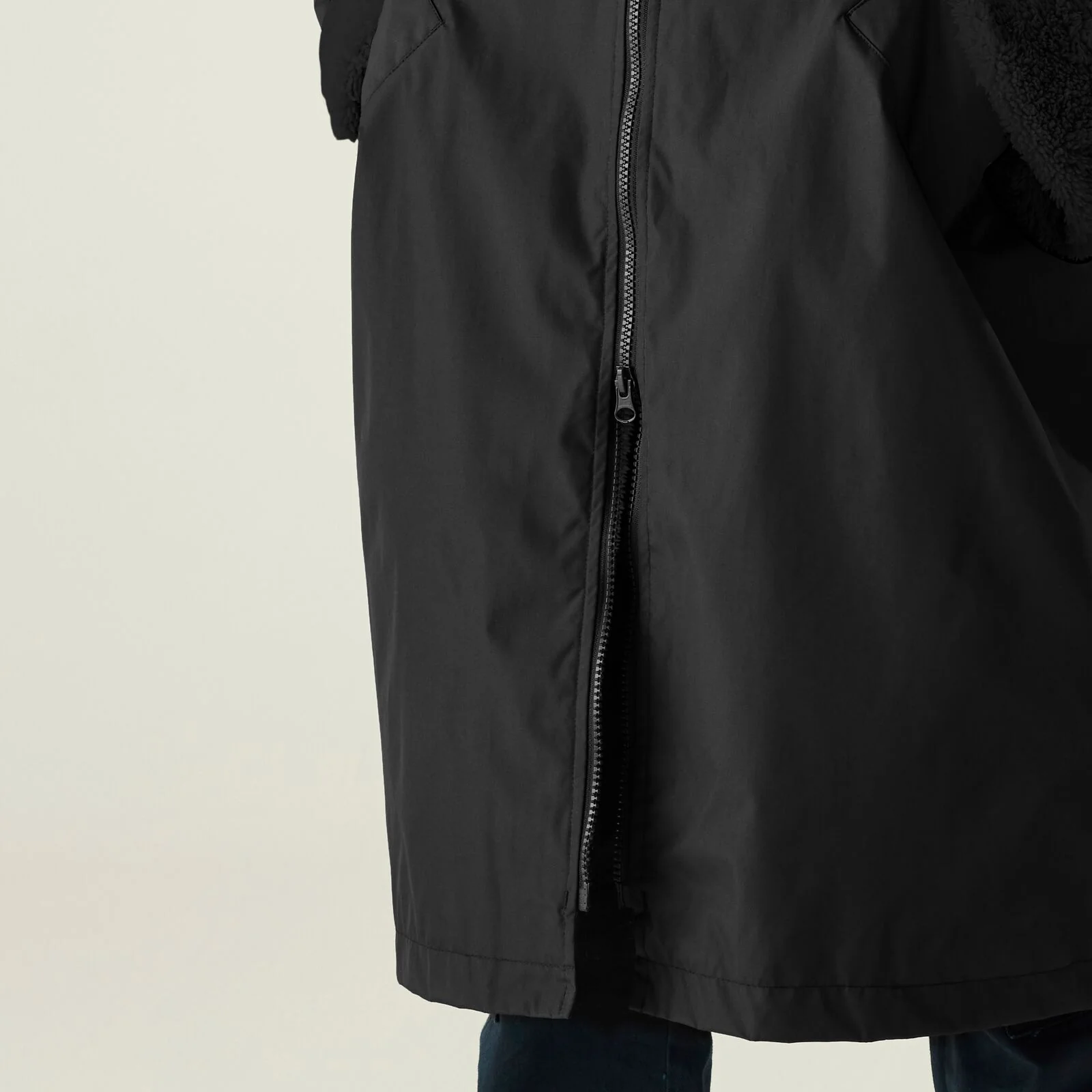 Regatta Kids Spirit Of Adventure Waterproof Changing Robe - Image 116