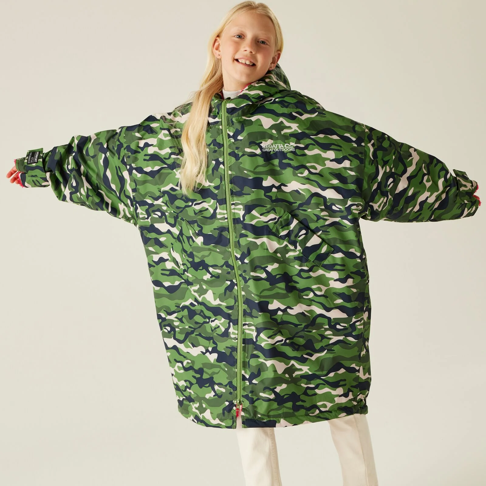 Regatta Kids Spirit Of Adventure Waterproof Changing Robe - Image 153