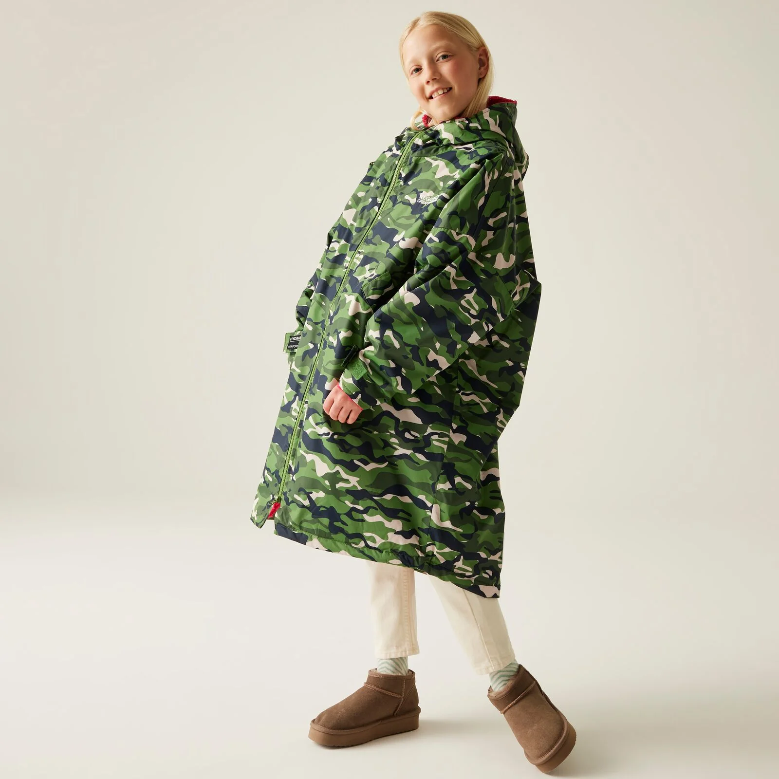 Regatta Kids Spirit Of Adventure Waterproof Changing Robe - Image 28
