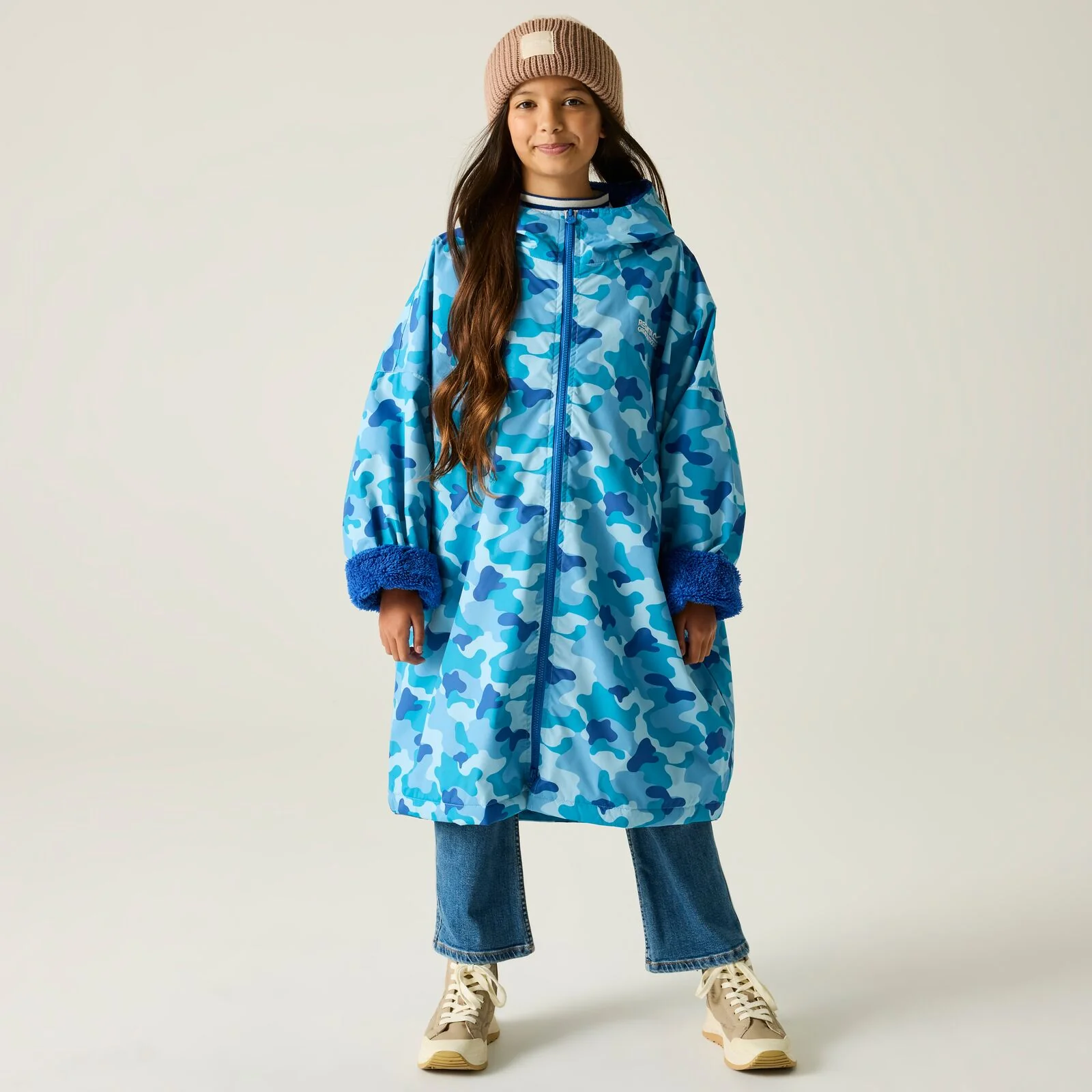Regatta Kids Spirit Of Adventure Waterproof Changing Robe - Image 42