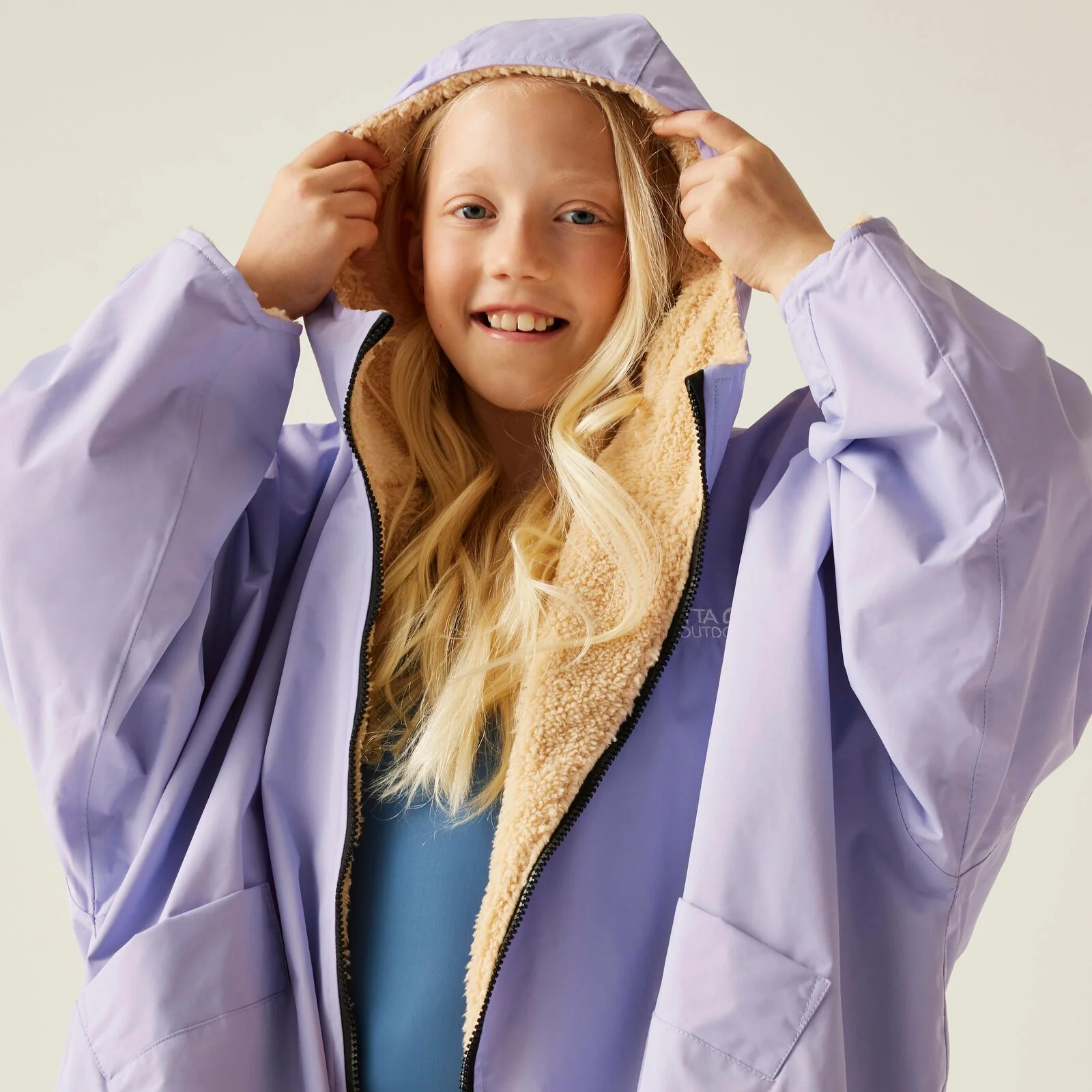 Regatta Kids Spirit Of Adventure Waterproof Changing Robe - Image 87
