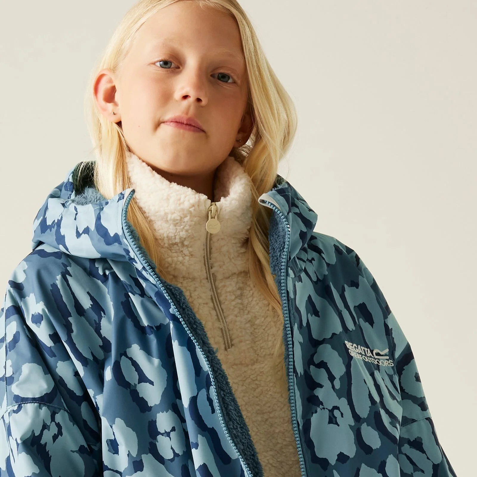 Regatta Kids Spirit Of Adventure Waterproof Changing Robe - Image 89
