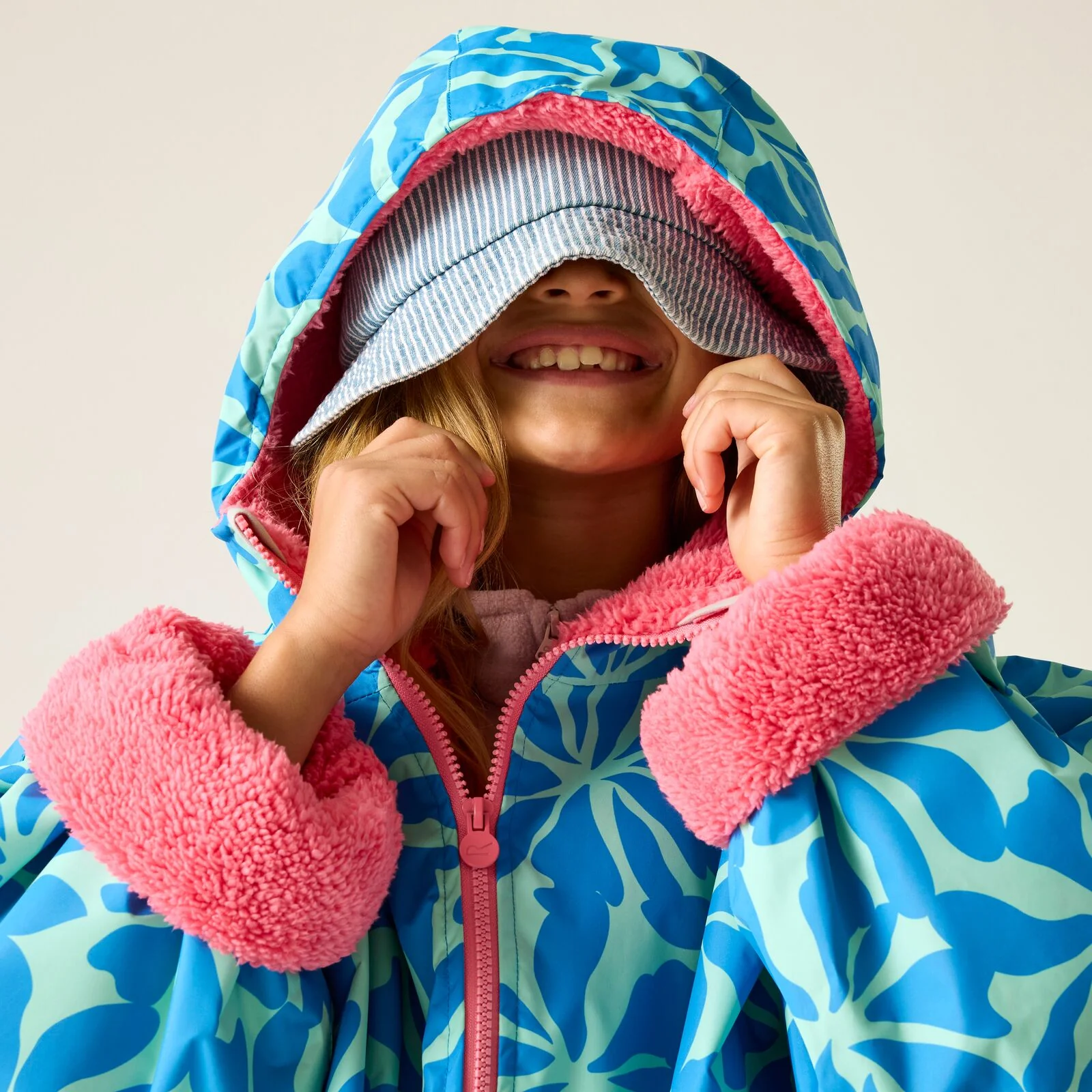 Regatta Kids Spirit Of Adventure Waterproof Changing Robe - Image 97
