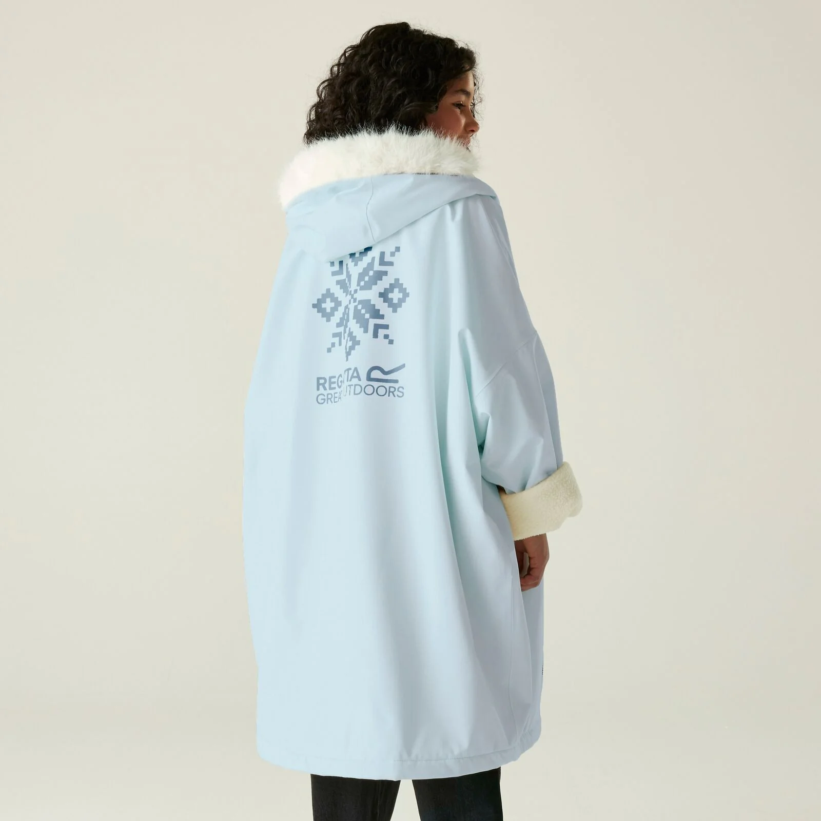 Regatta Kids Waterproof Changing Robe Pro - Image 6
