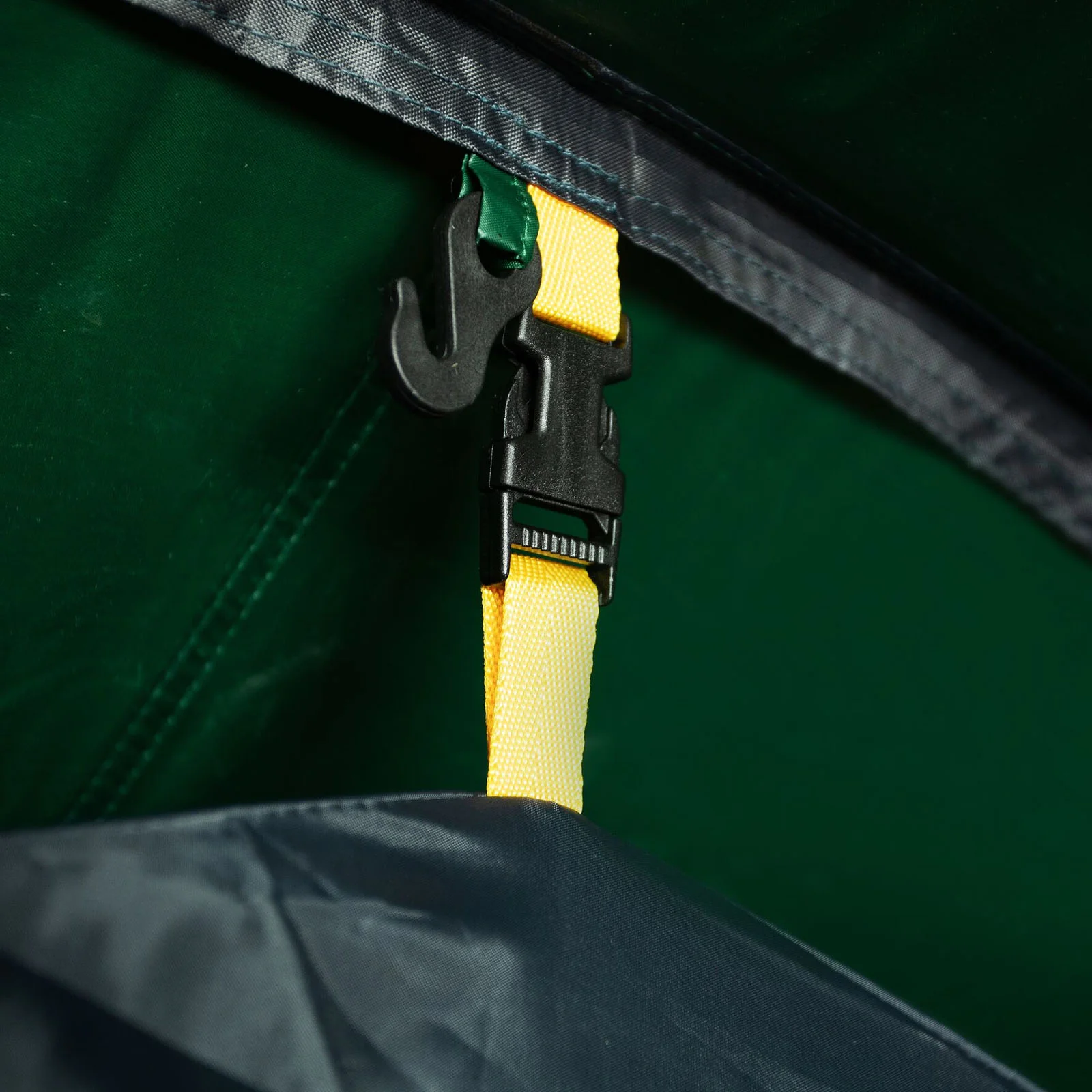 Regatta Kivu 4 Man Vis - a - Vis Caming Tent - Green Patures - Image 8