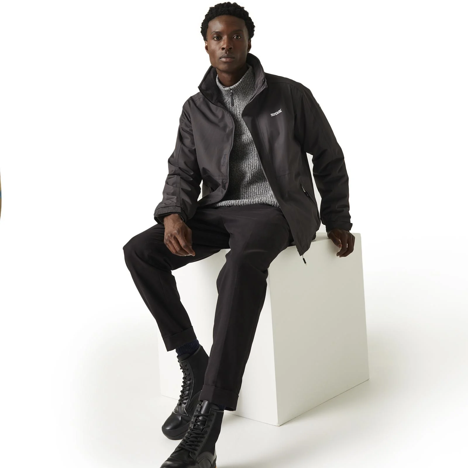 Regatta Mens Niviston Hooded Waterproof Walking Jacket - Navy - Image 22