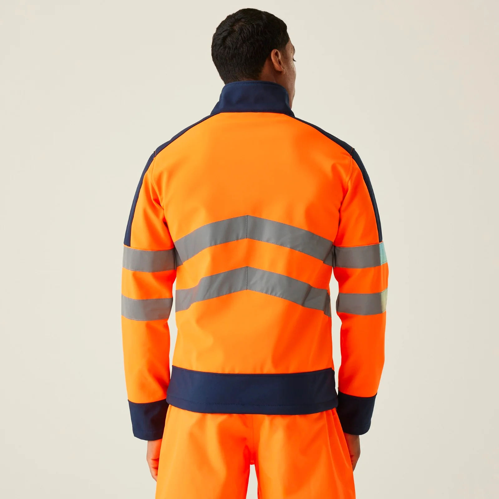Regatta Professional Mens Hi-Vis Pro Softshell Jacket - Image 2