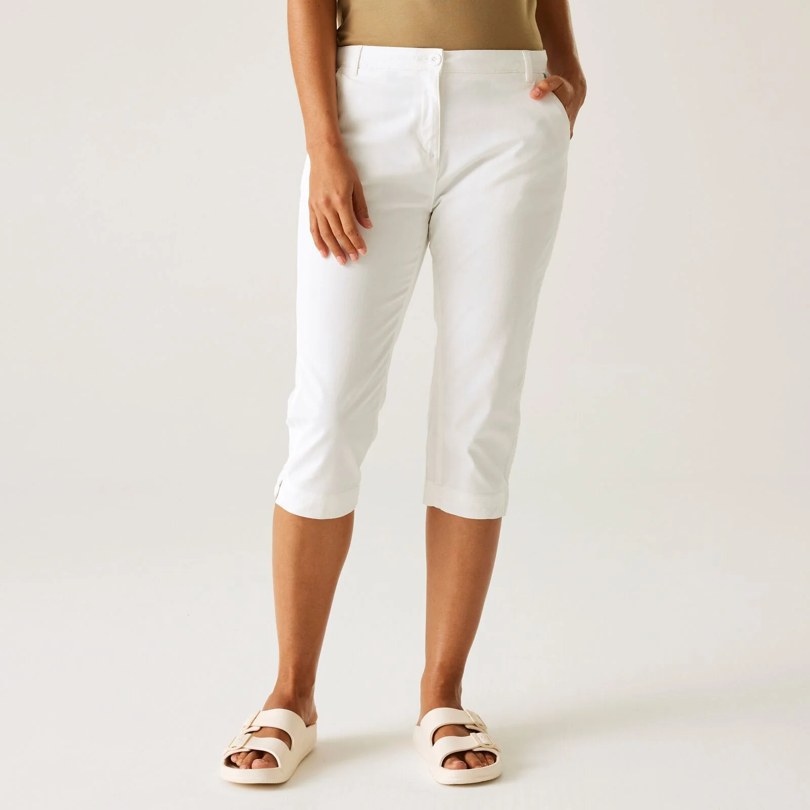 Regatta Womens Bayletta Capri Chinos - Image 4