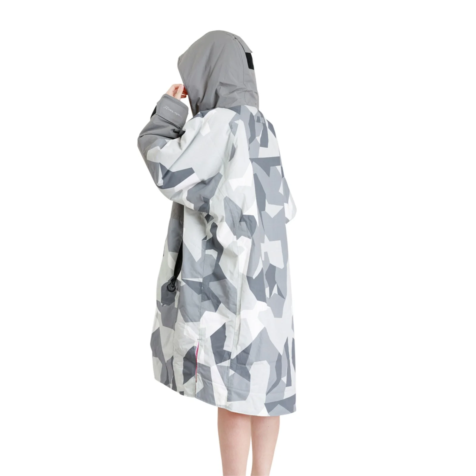 White Water Kids Hard Shell Waterproof Changing Robe - Image 14